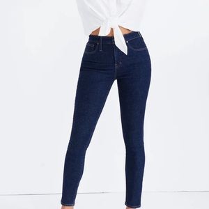 Madewell Petite Curvy High-Rise Skinny Jeans 
Lucille Dark Wash 23P